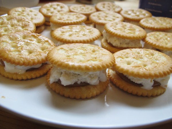 caramel ice cream sandwiches 001